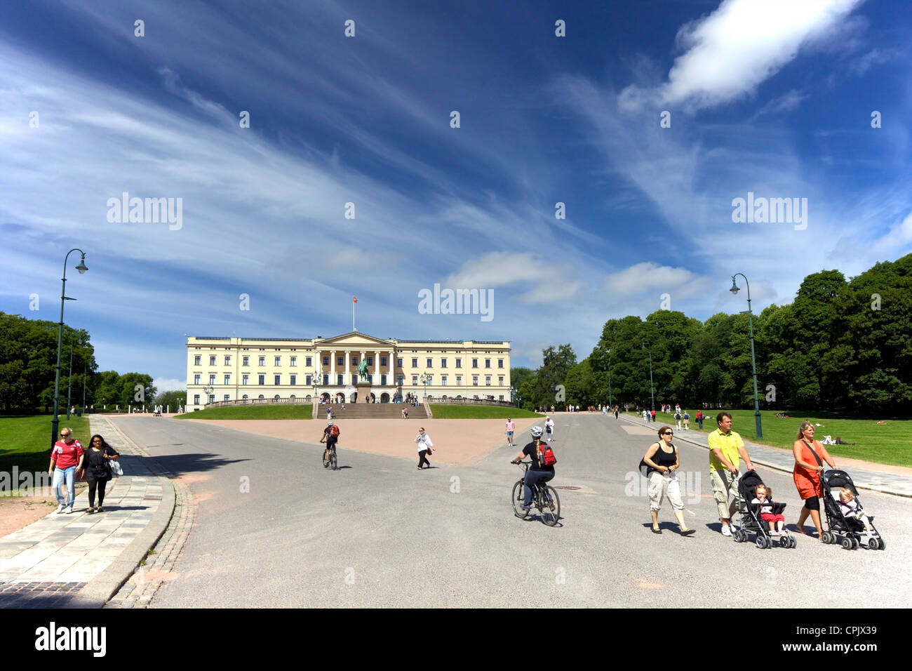 Palais royal Slottet extérieur, de Karl Johans Gate, Oslo, Norway, Scandinavia, Europe Banque D'Images