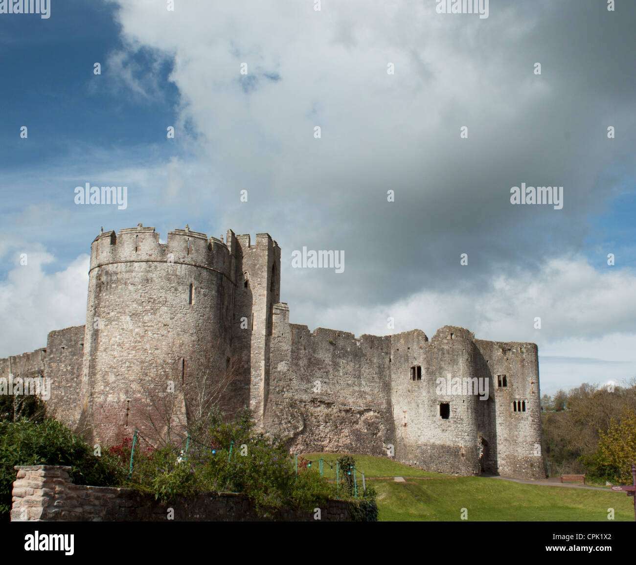 Le Château de Chepstow S. Wales soleil ciel nice Banque D'Images