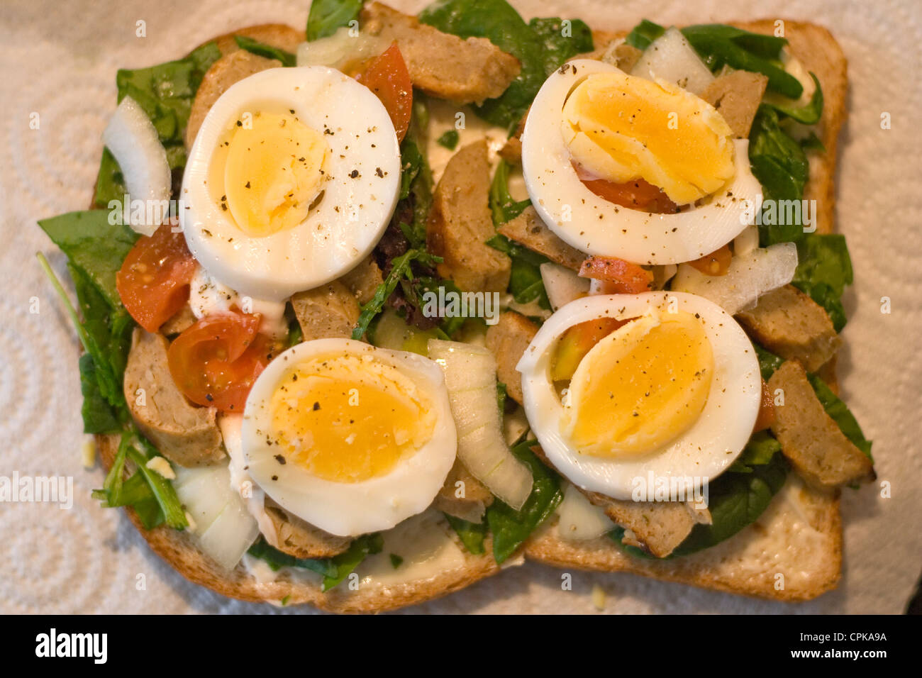 Sandwich aux œufs ou Sarnie avec salade Banque D'Images