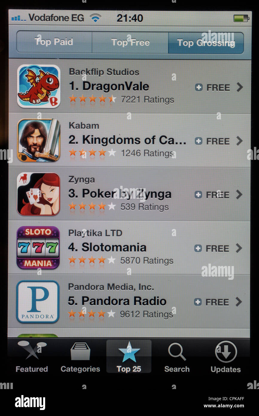 Écran de l'Apple iPhone 4s montrant top grossing apps Banque D'Images