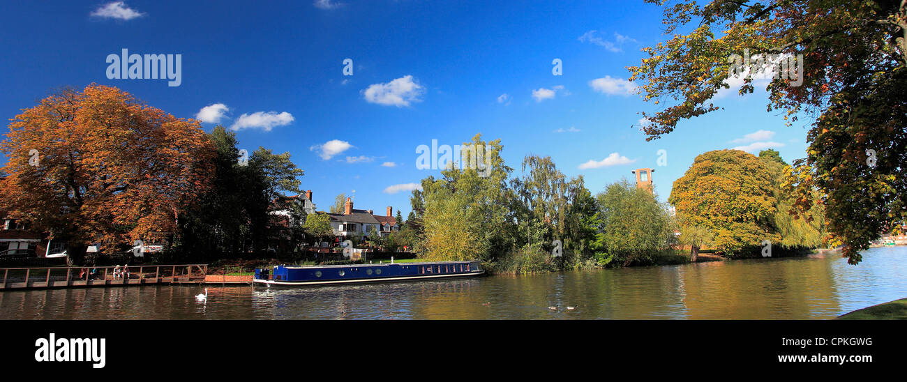 15-04 sur la rivière Avon, Stratford-upon-Avon, Warwickshire, Angleterre ville ; Grande-Bretagne ; UK Banque D'Images