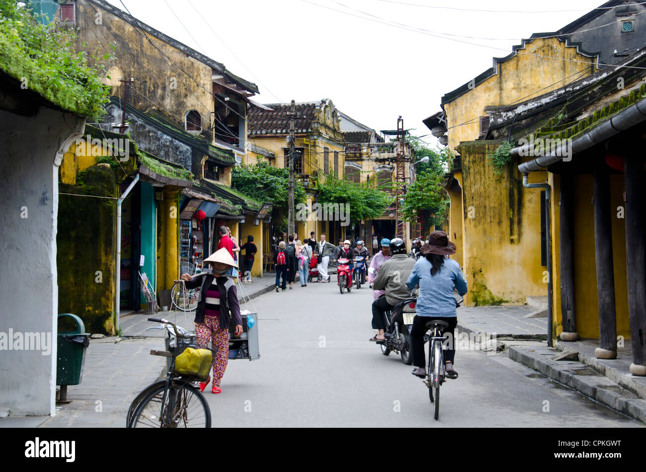 Exterior Street View de Hoi An au Vietnam. Les maisons jaunes dans Hoi An sont une partie du patrimoine mondial de l'Unesco. Banque D'Images