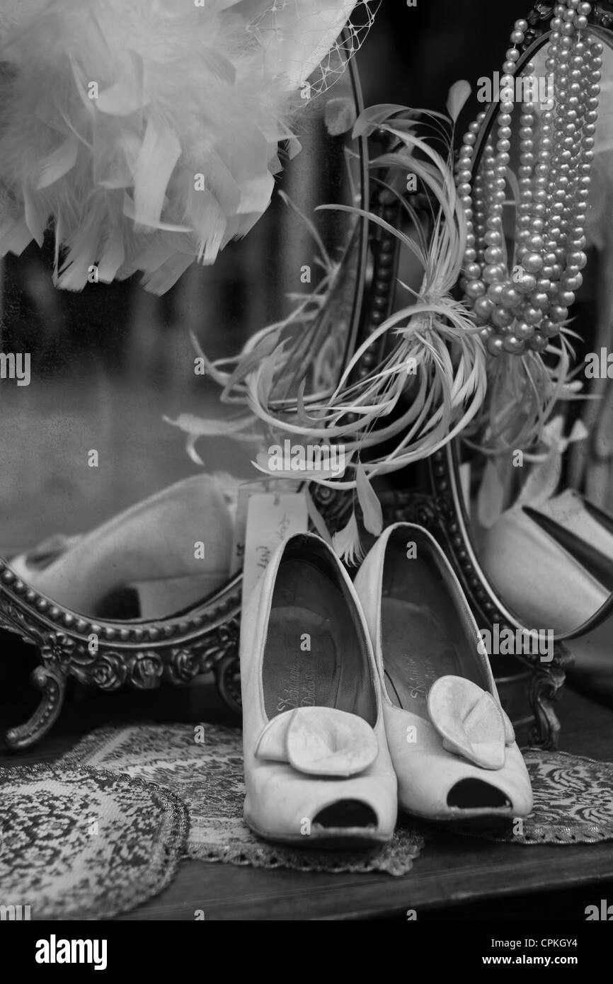 Chaussures de seconde main Banque d images noir et blanc Alamy