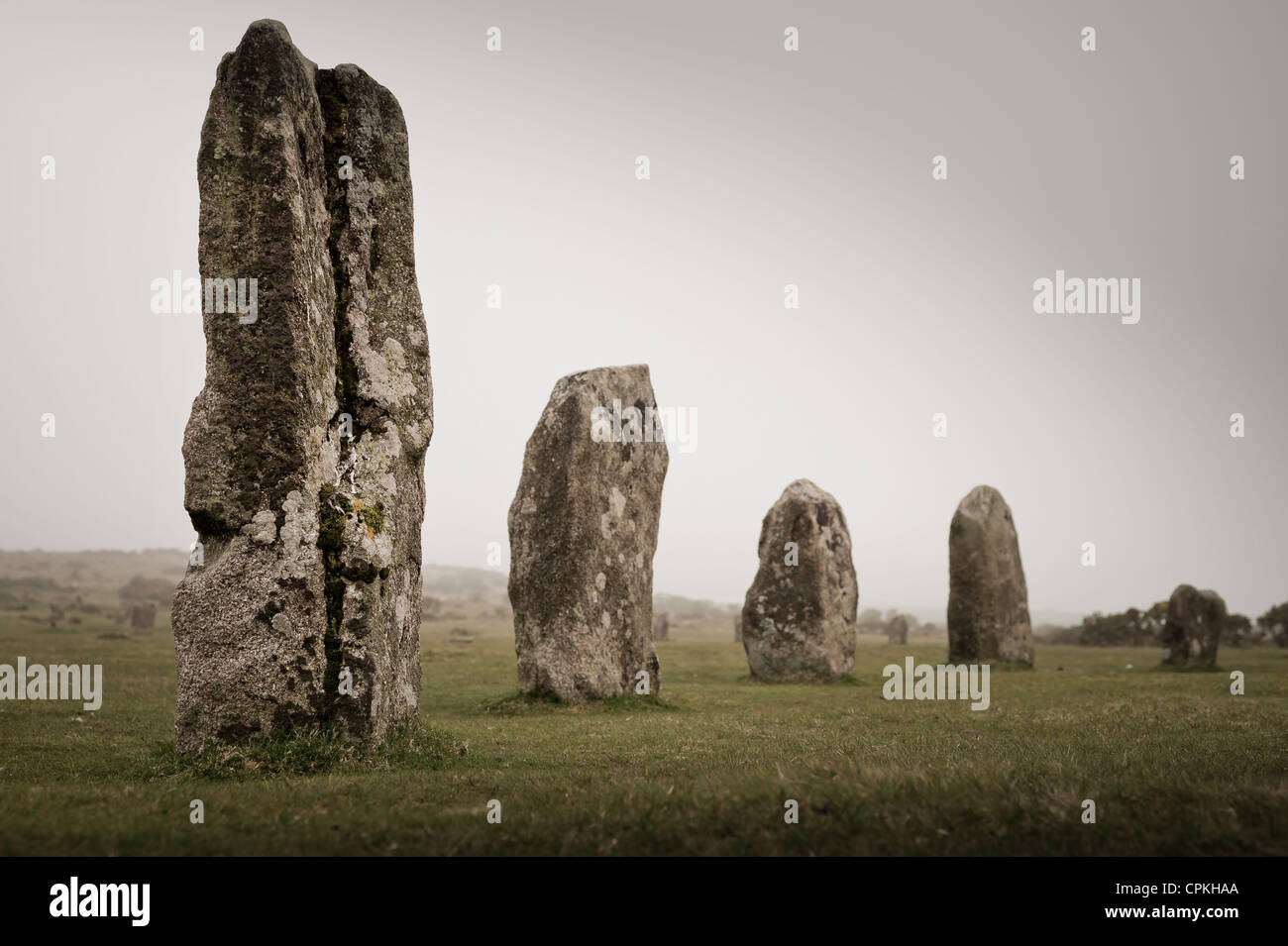 Figurent parmi les cercles de pierre situé sur Bodmin Moor, Cornwall, England, UK. Banque D'Images