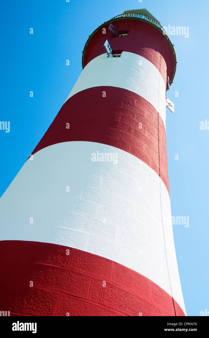 Ancien phare rouge et blanc Smeaton's Tower sur Plymouth Hoe, Devon, UK Banque D'Images