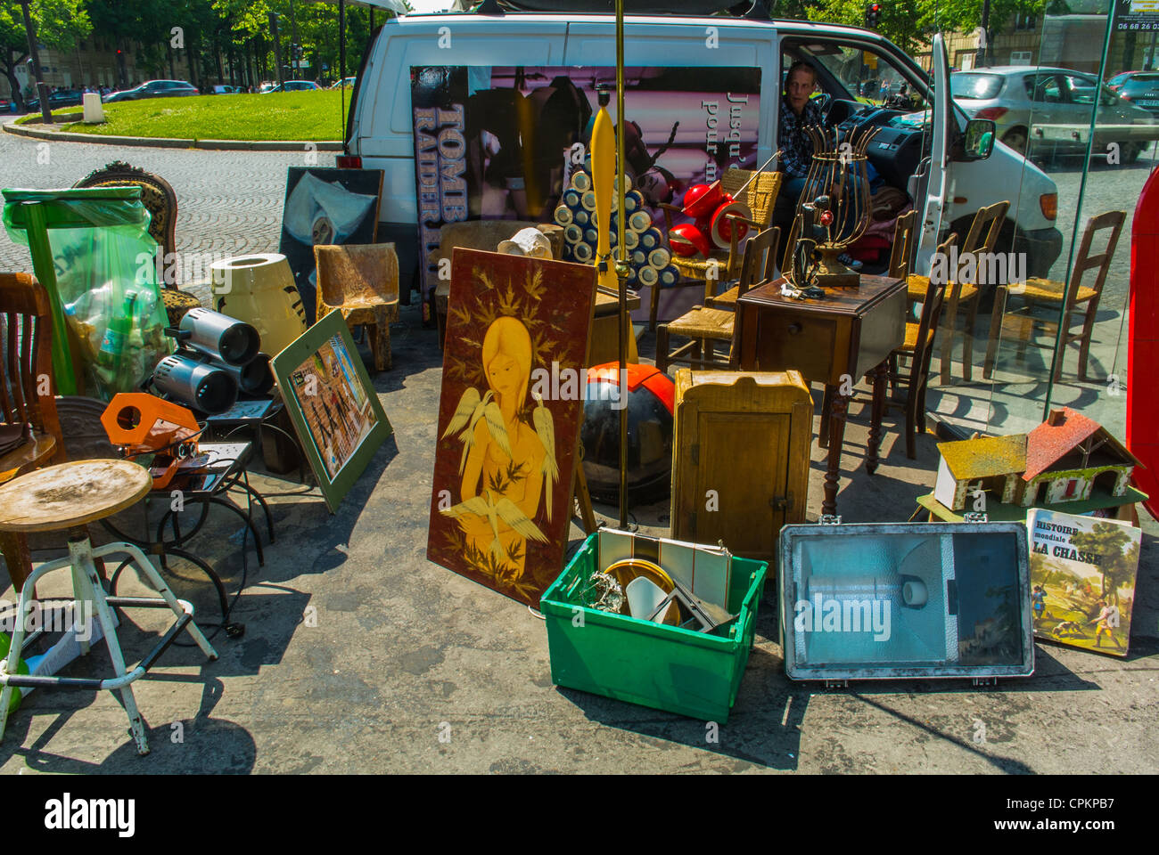 Paris, France, événements publics, Vente de quartier Attique, Brocante, 'vide Grenier', rue on, Brocante vintage Banque D'Images