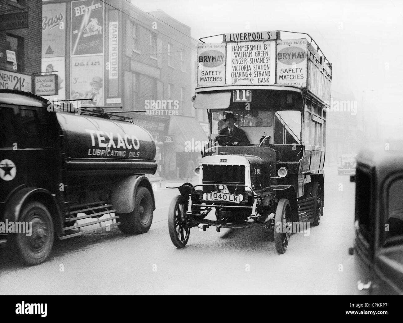 Double-decker bus à Londres, 1936 Banque D'Images