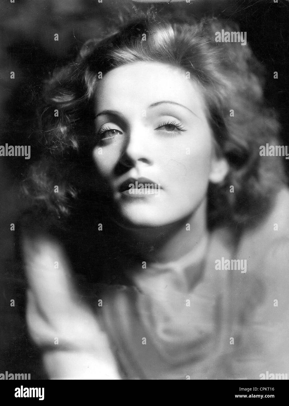 L'actrice germano-américain de Marlene Dietrich (31 déc. 12, 1901 - 6 mai 1992) Né à Berlin et mort à Paris. Photo prise en 1934. Banque D'Images