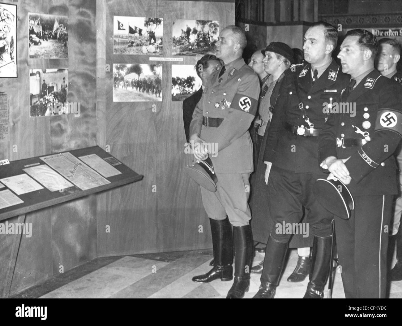 Artur Gorlitz, Kurt Daluege et Hans Herbert, 1936 Schweitzer-Mjolnir Banque D'Images