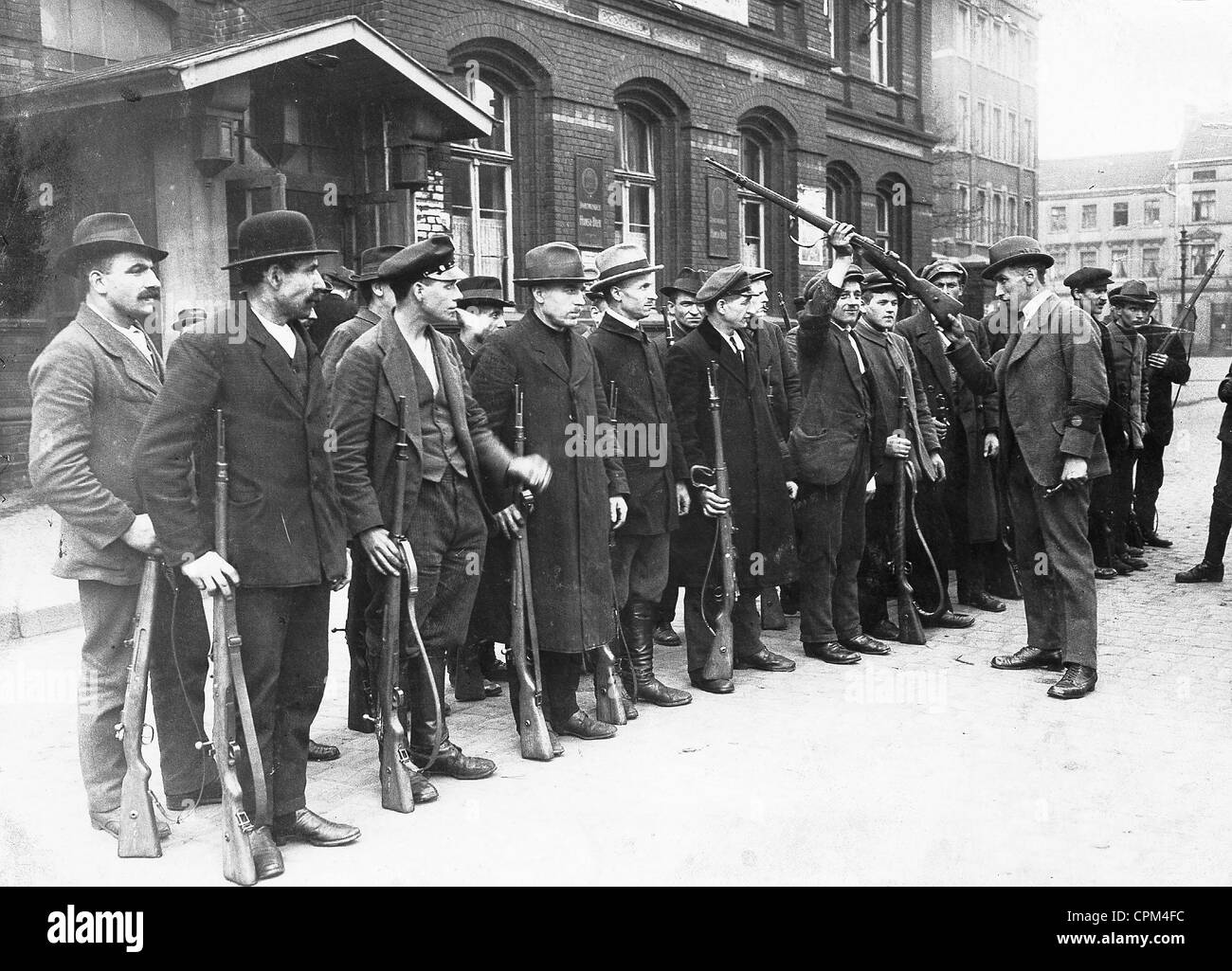 Appel des armes à feu à l'Armée rouge dans la région de la Ruhr, 1920 Banque D'Images