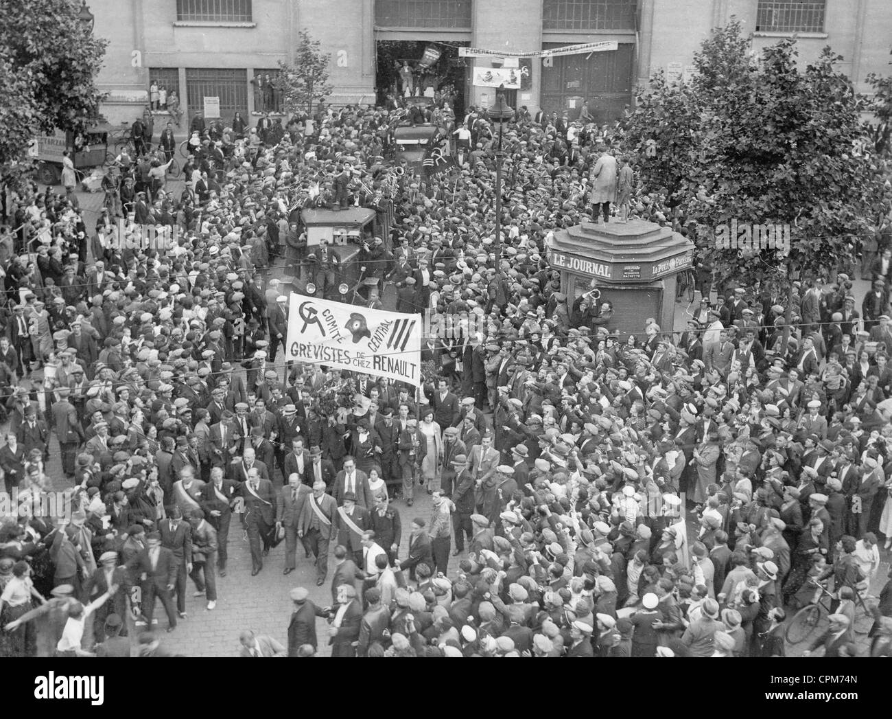 Les travailleurs en grève chez Renault à Paris, 1936 Banque D'Images