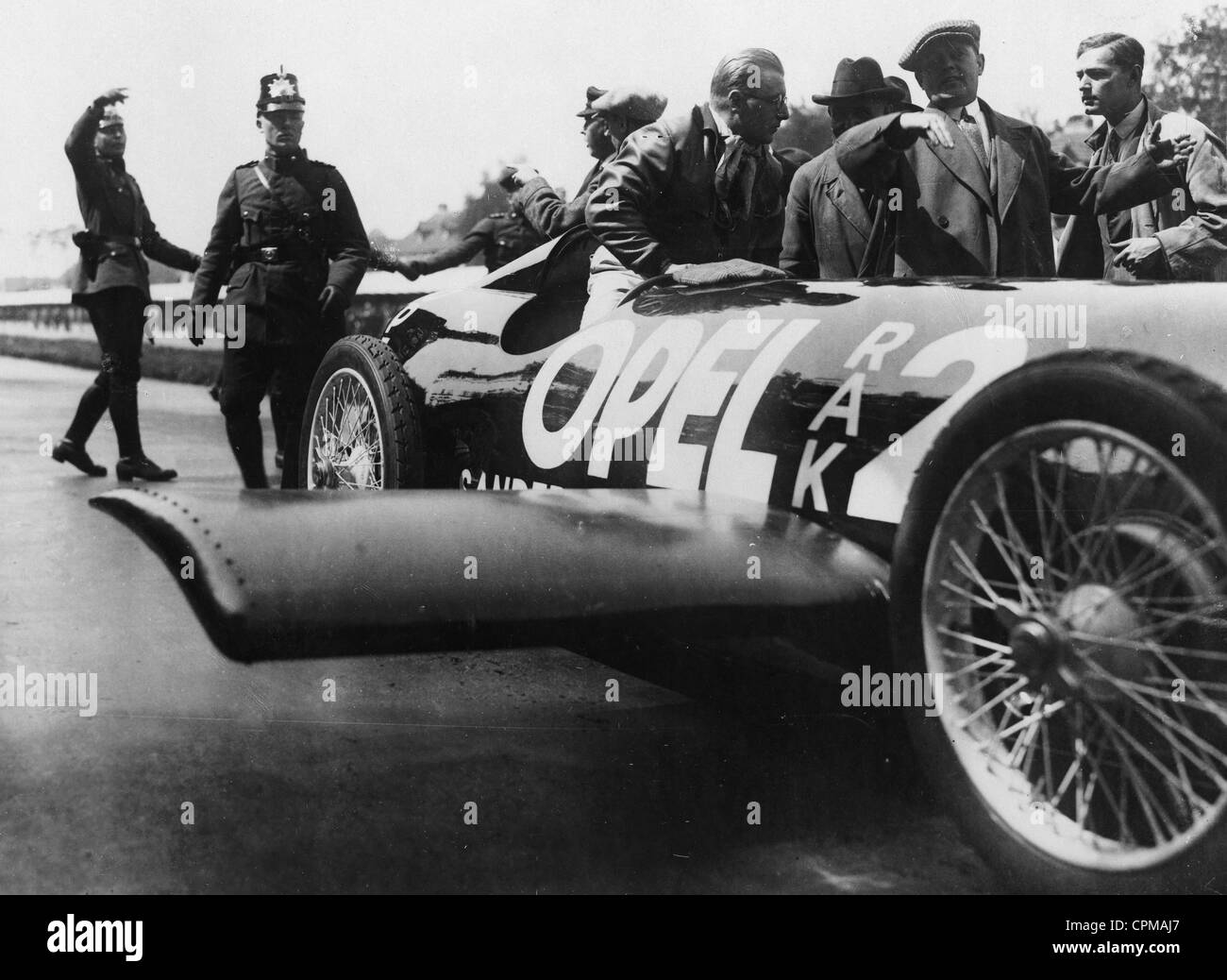 Fritz von Opel avec sa voiture fusée RAK 2, 1928 Banque D'Images