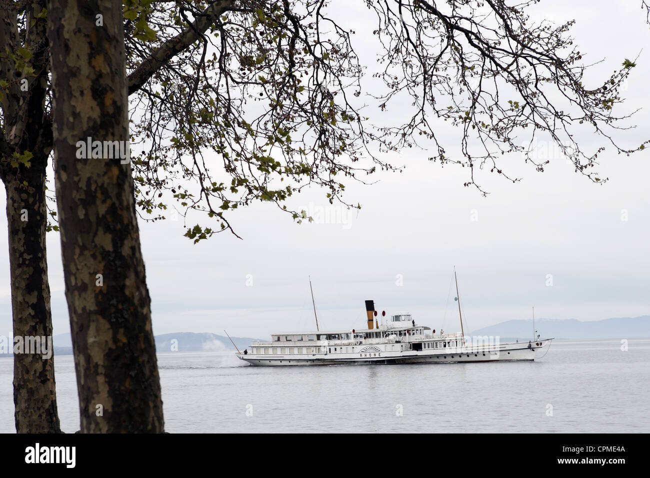 Bateau à aubes touristiques sur le Lac Léman Ouchy waterfront à Lausanne, Vaud, Suisse Banque D'Images