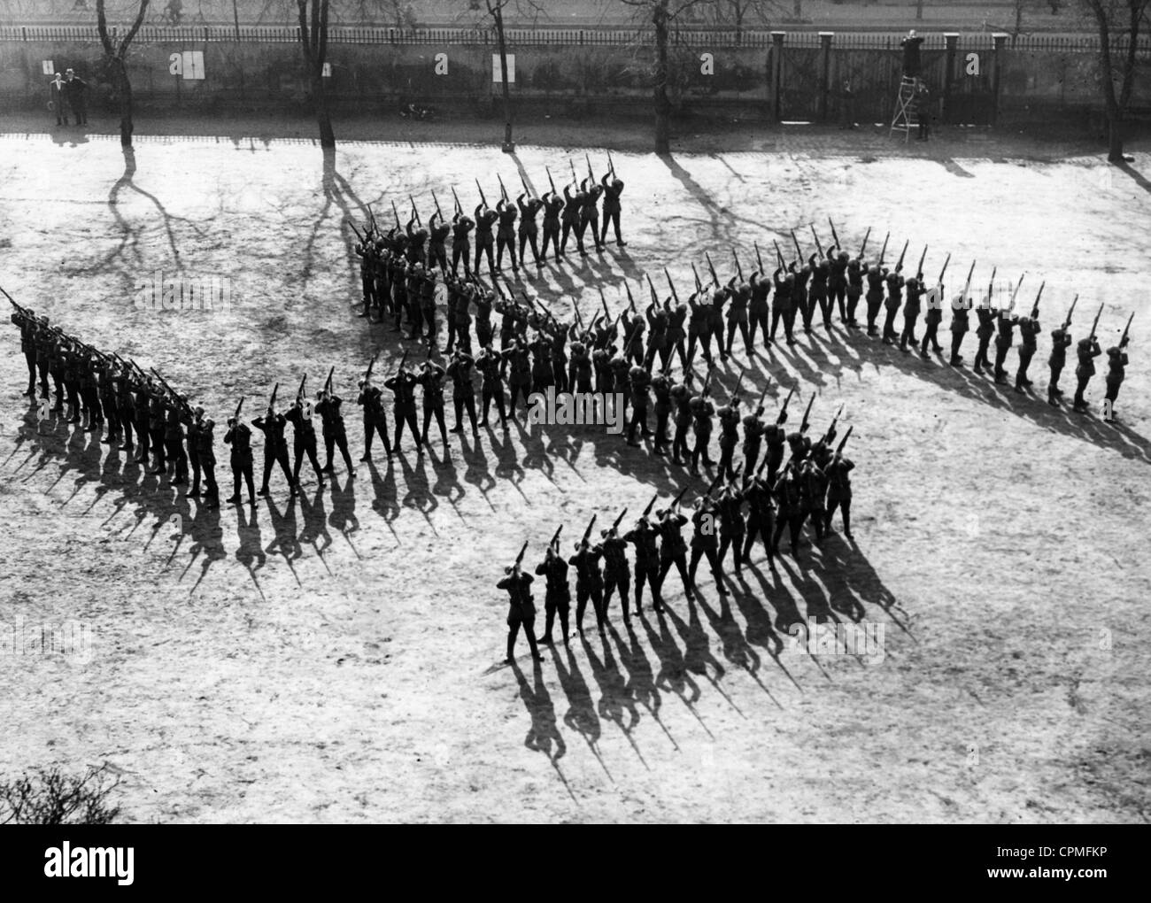La formation de la police de Berlin en 1933 ou 1934 Banque D'Images
