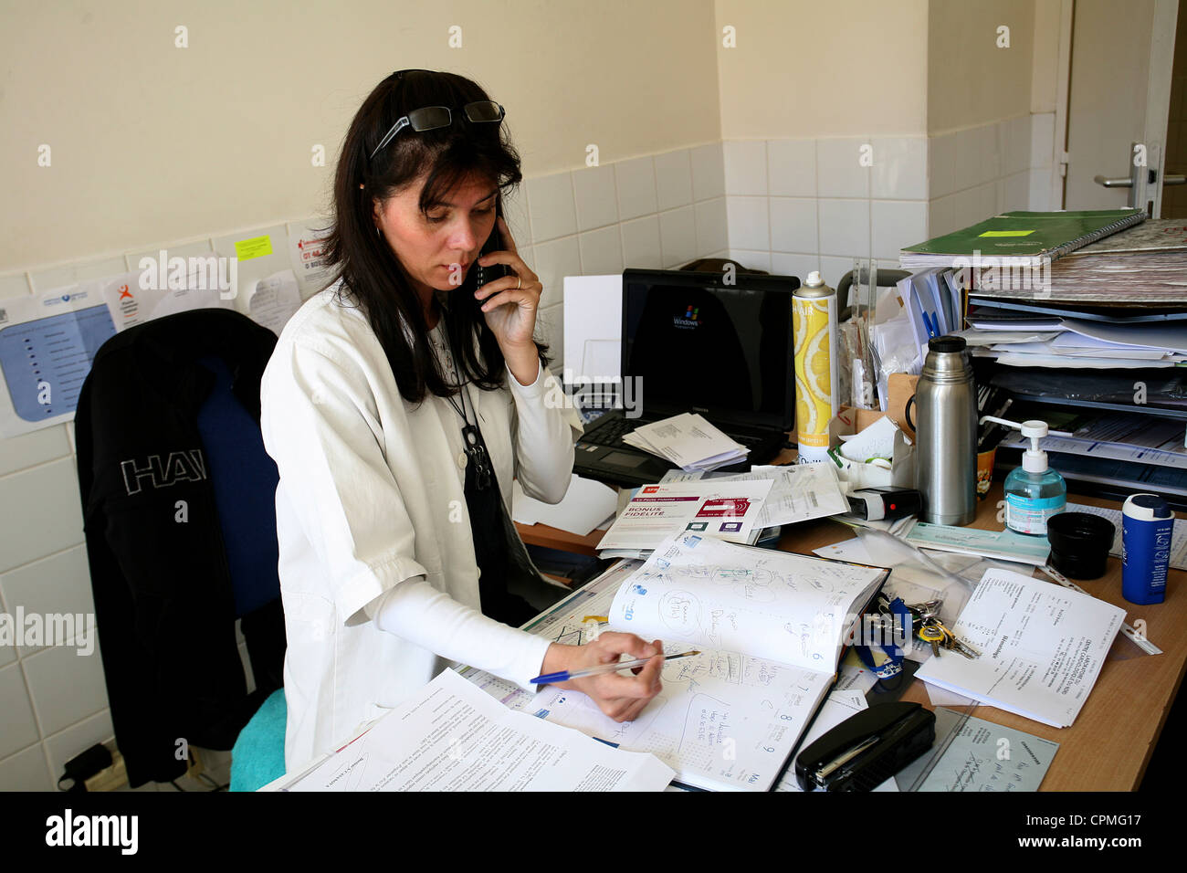 Secrétaire Médicale Photo Stock - Alamy