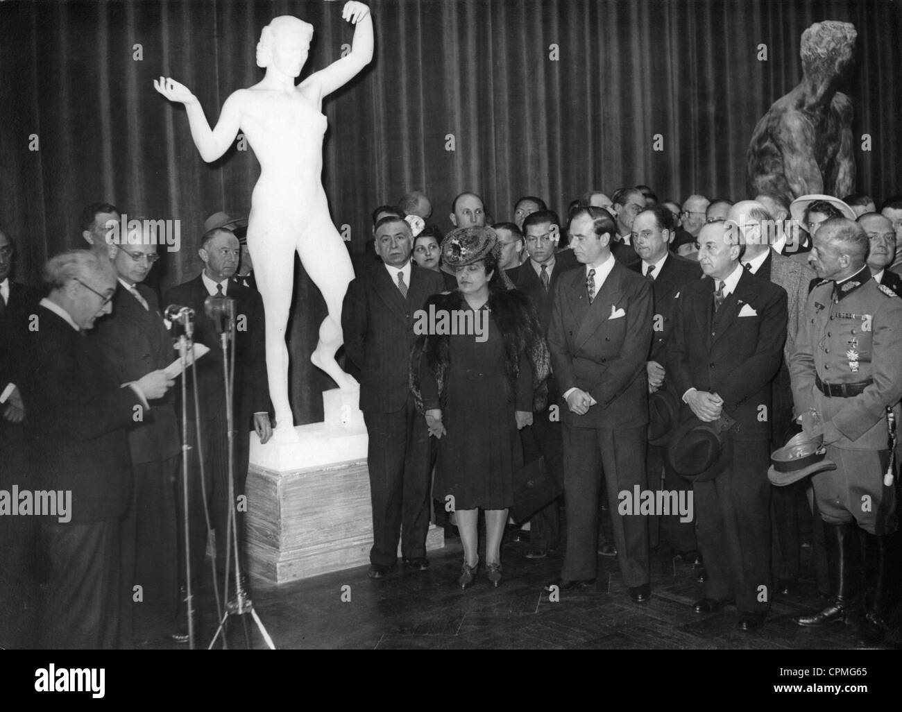 Ouverture d'une exposition Breker à Paris, 1942 Banque D'Images