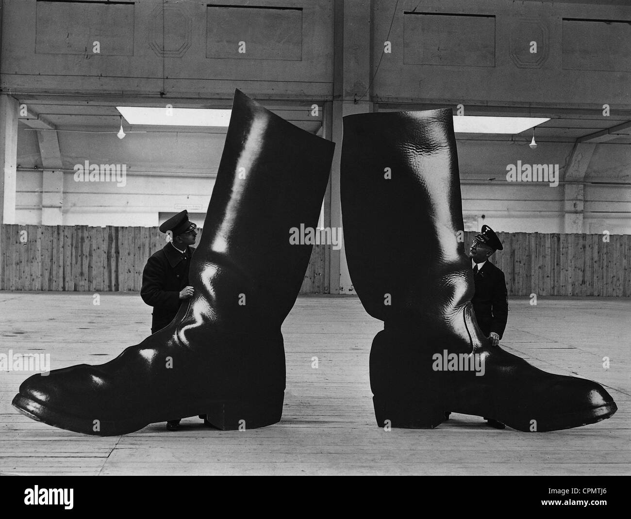 Les préparatifs de l'exposition "Donnez plus de quatre ans", 1937 Banque D'Images