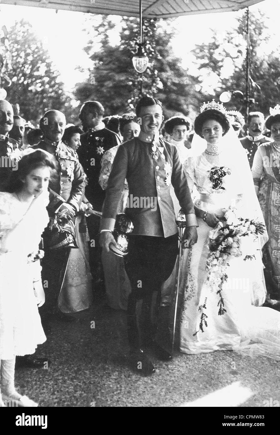 Couples nuptiales l'Archiduc Charles et de la Princesse Zita de Bourbon-Parme à Schwarzau Palace, 1911 Banque D'Images