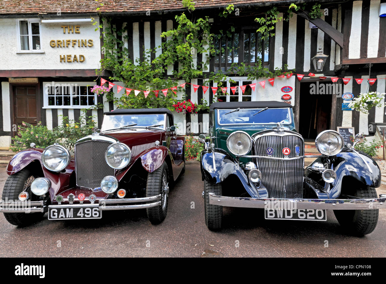 3997. Bentley Special (à gauche) & Brough Superior à la tête de griffon, Chillenden, Kent, UK Banque D'Images