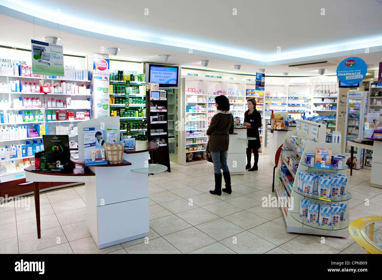 Intérieur D'UNE PHARMACIE Banque D'Images