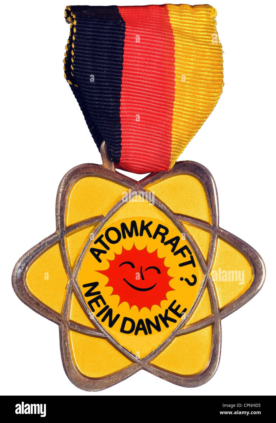Image symbole, l'élimination progressive de l'énergie nucléaire, Pro de 1969 Médaille nucléaire avec incrustation d'une symbolique de l'énergie nucléaire, l'autocollant "Atomkraft ? Nein Danke", l'Allemagne, l'Additional-Rights Clearance-Info-Not-Available- Banque D'Images