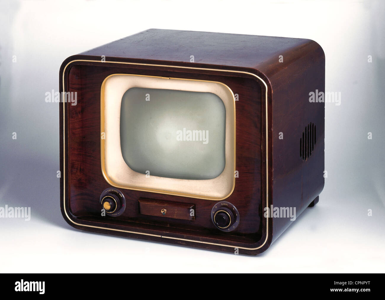 Broadcast,télévision,téléviseur Blaupunkt V 53,avec écran 36 cm,un des premiers téléviseurs d'après-guerre allemands,Allemagne,1953,châssis,bois exotiques,brillant poli,finition brillante,récepteur d'après-guerre,appareil de table,appareil de table,histoire de télévision,rareté,curiosité,curiosités,collectionnable,articles de collection,collection,appareils de collection,téléviseurs,appareils électroniques,téléviseur,téléviseur,téléviseur,téléviseur,téléviseur,téléviseur,téléviseur,téléviseur,non-tube,articles de collection,articles de télévision,articles de télévision,articles de télévision,articles de télévision,articles de télévision,articles de télévision,articles de télévision,articles électroniques,articles de télévision,articles de télévision,articles de télévision,articles de télévision,articles de télévision,articles de télévision,articles de Banque D'Images