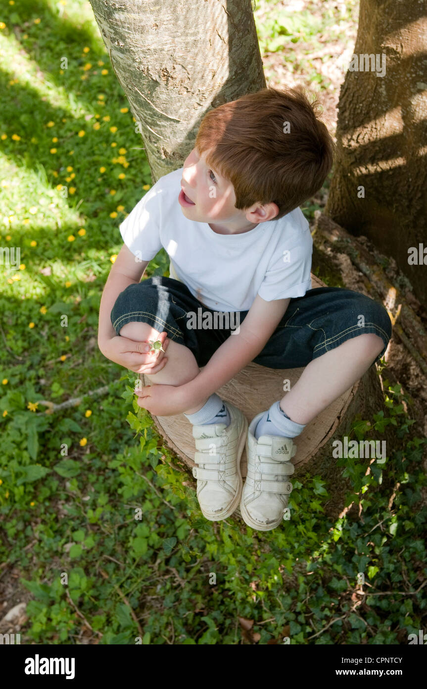 ENFANT PLEIN AIR Banque D'Images
