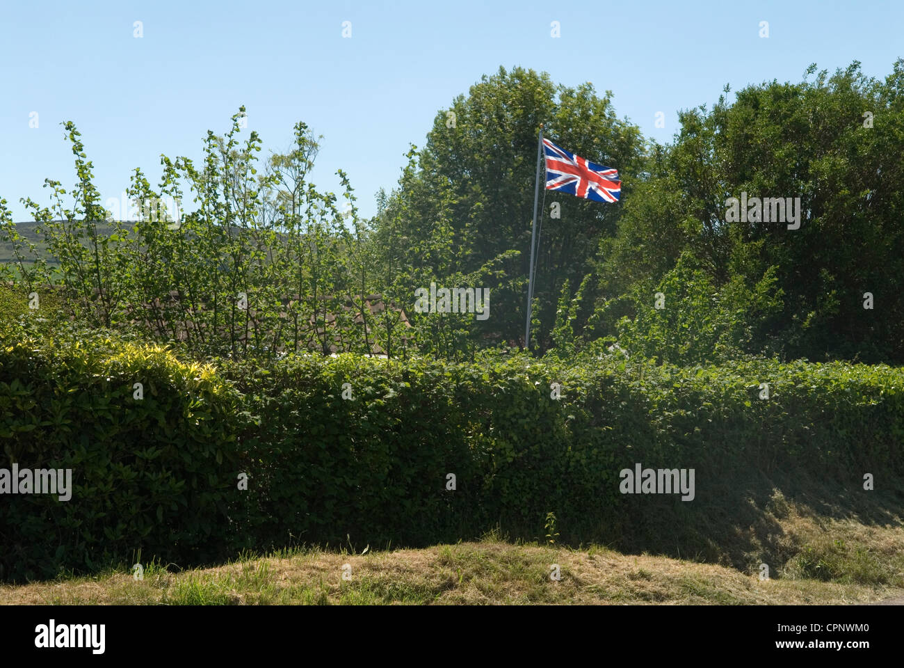 Drapeau de l'Union Jack volant la campagne. Somerset en préparation du Jubilé de diamant de Queens. East Quantockhead Quantock Hills Somerset Angleterre des années 2012 2010 Royaume-Uni HOMER SYKES Banque D'Images