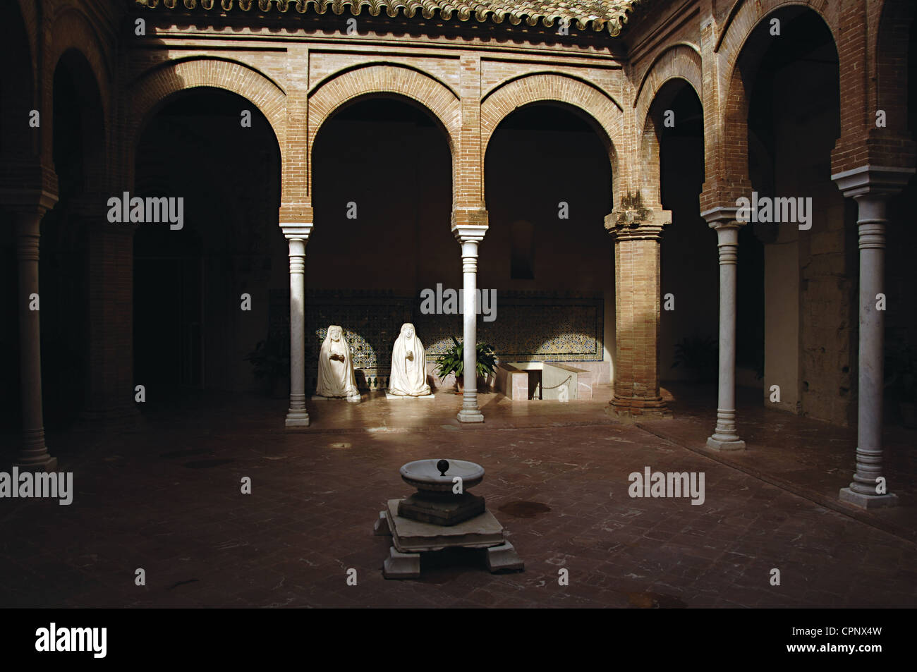 L'Espagne. L'Andalousie. Séville. Île de la Chartreuse. Monastère Notre Dame de la grotte. Cloître. Mudejar. Banque D'Images