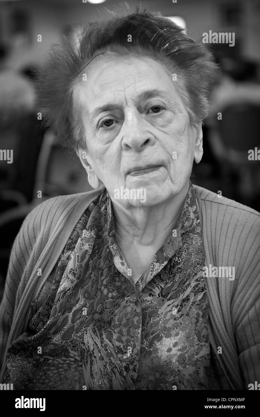 PORTRAIT DE FEMME de  +65 ans Banque D'Images