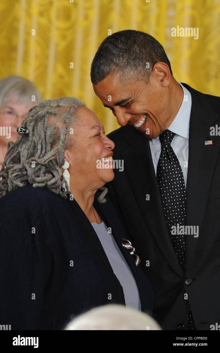 29 mai 2012 - Washington, District of Columbia, États-Unis - ..Le Président Barack Obama présente la Médaille présidentielle de la liberté à .au cours de la prestigieuse cérémonie qui est connue comme la plus haute distinction accordée par le président.(Image Crédit : Â© Christy Bowe/Globe Photos/ZUMAPRESS. Banque D'Images