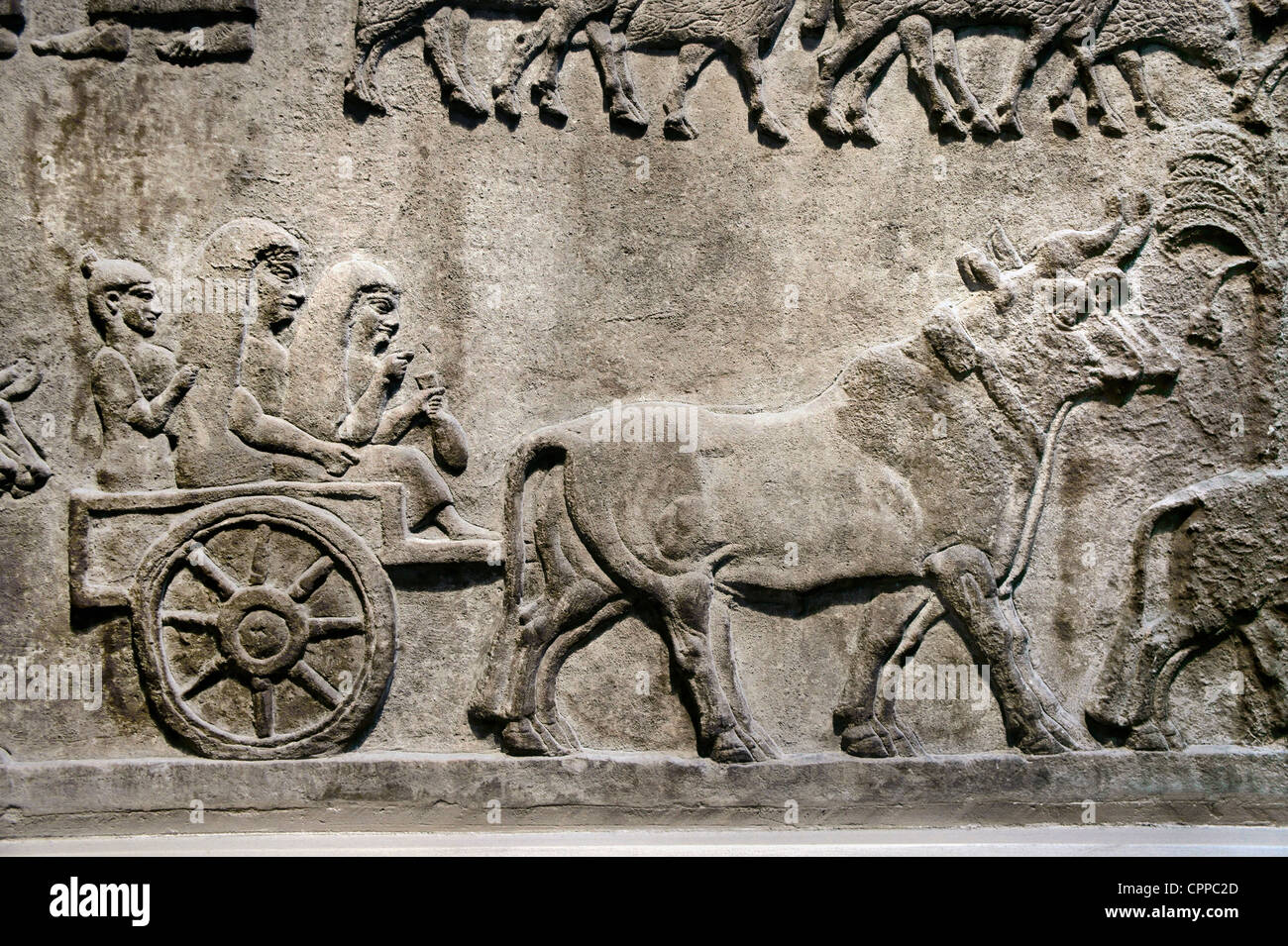 8 ème C. BC panneau assyrien, Palais Central, Nimrud, de l'Iraq. Les civils quittent la ville de migrations forcées. British Museum, Londres Banque D'Images