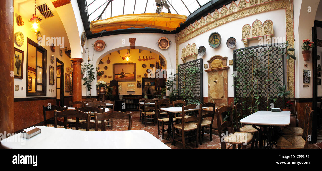 Espagne Andalousie Cordoue Taberna Salinas 1924 restaurant Michelin Banque D'Images