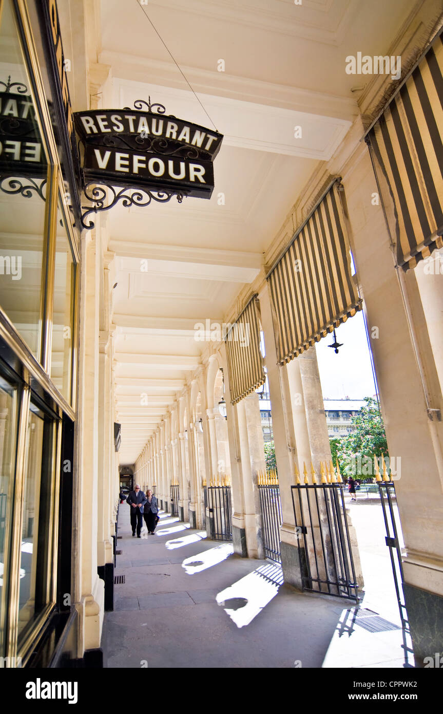 Restaurant Le Grand Véfour au Palais Royal à Paris - France Banque D'Images