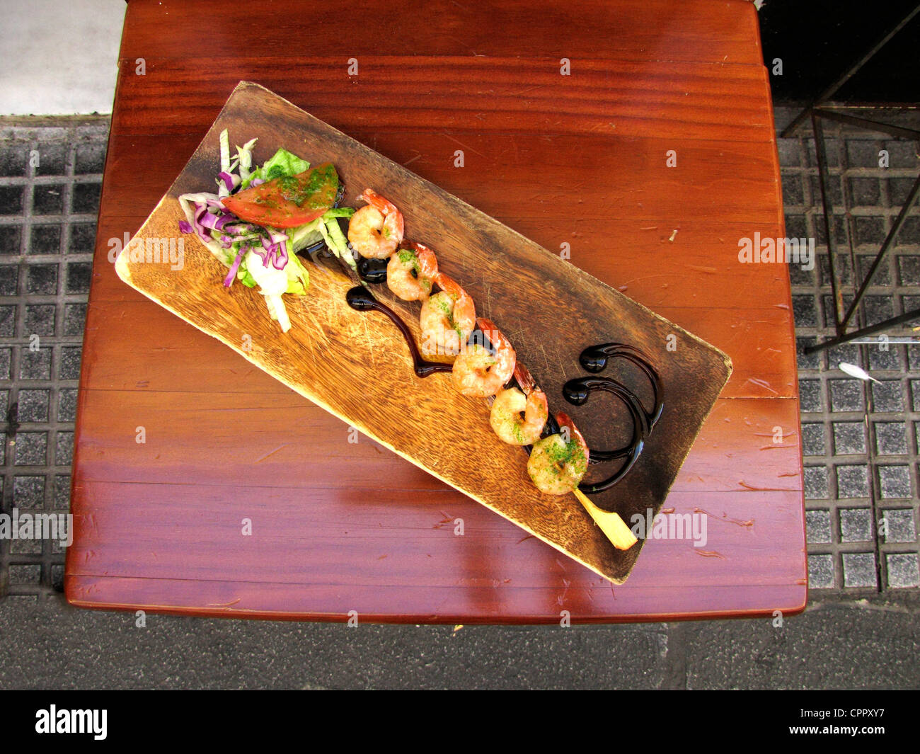 Espagne Andalousie Cadix Seiches et Tapas de crevettes Banque D'Images