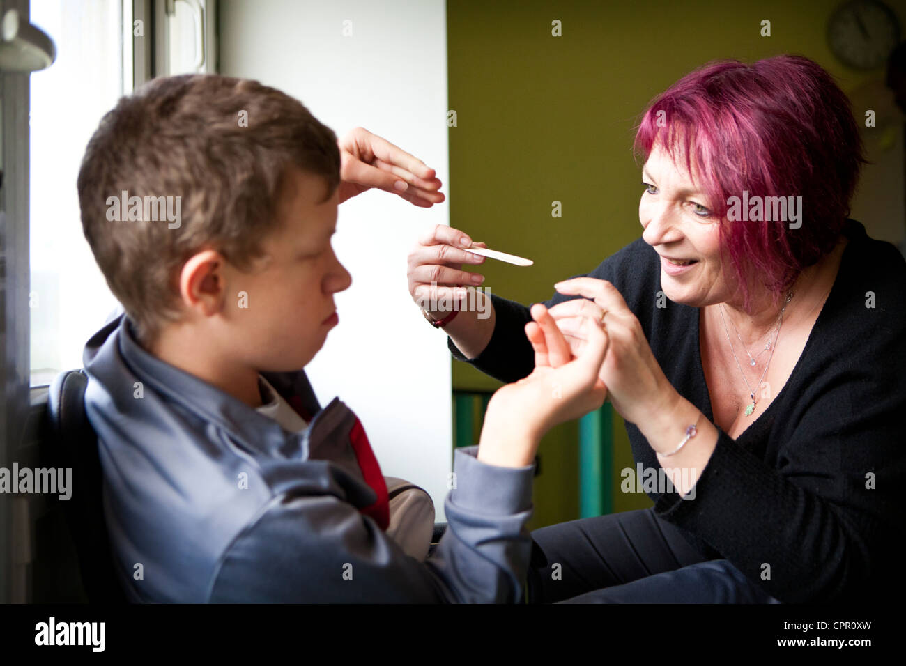 ENFANT AUTISTE Banque D'Images