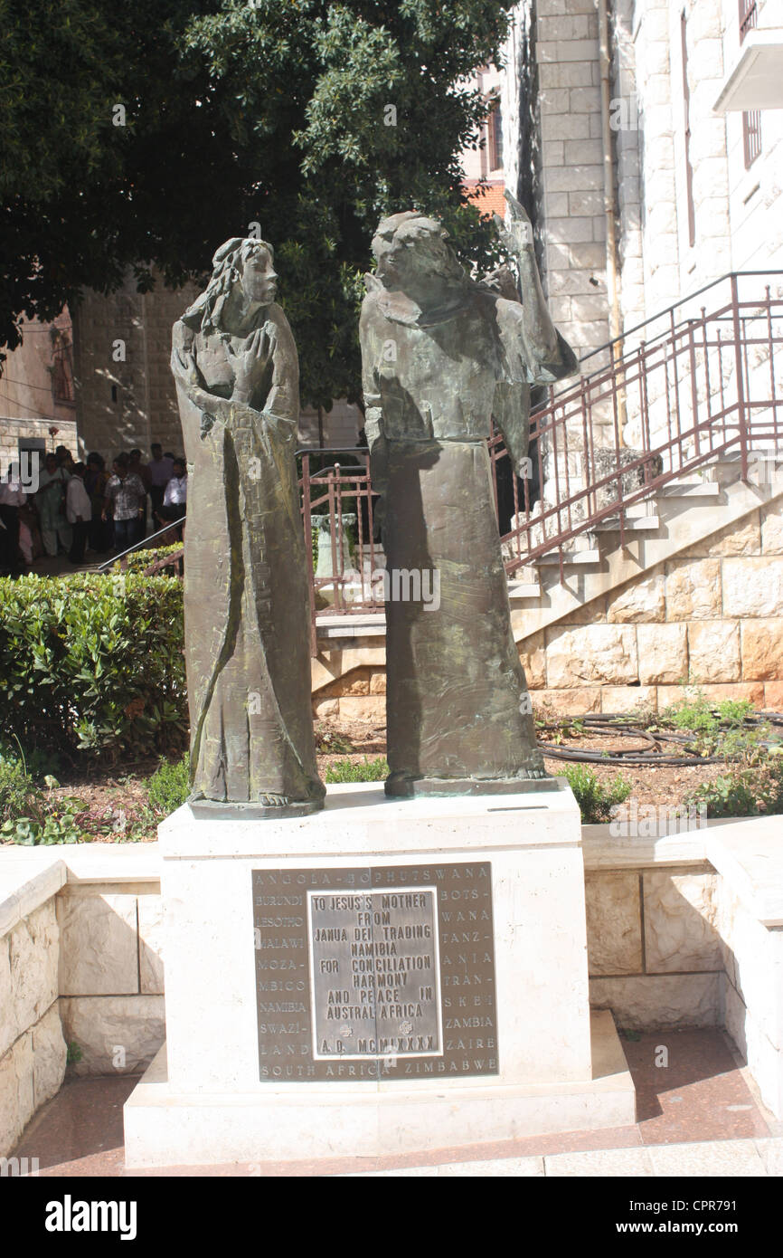 Une statue a fait don à l'église de Saint Joseph à Nazareth ville par Janua Dei trading Banque D'Images Une statue a fait don à l'église de Saint Joseph à Nazareth ville par Janua Dei trading Banque D'Images