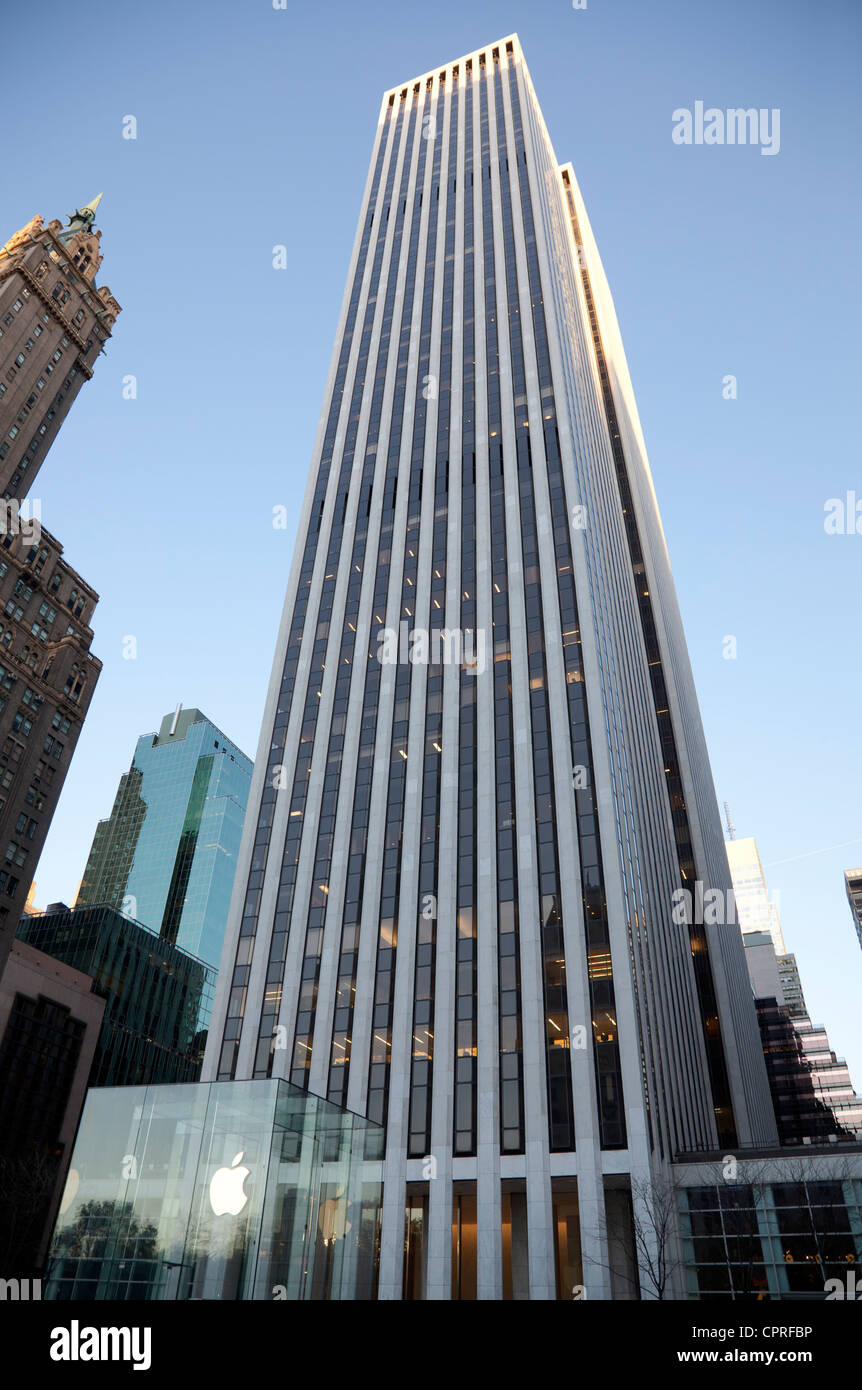 General Motors Building sur la Cinquième Avenue à Manhattan, New York City Banque D'Images