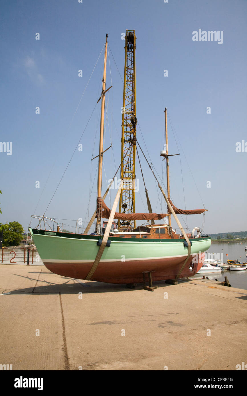 Palan bateau-grue quai Woodbridge, Suffolk, Angleterre Banque D'Images