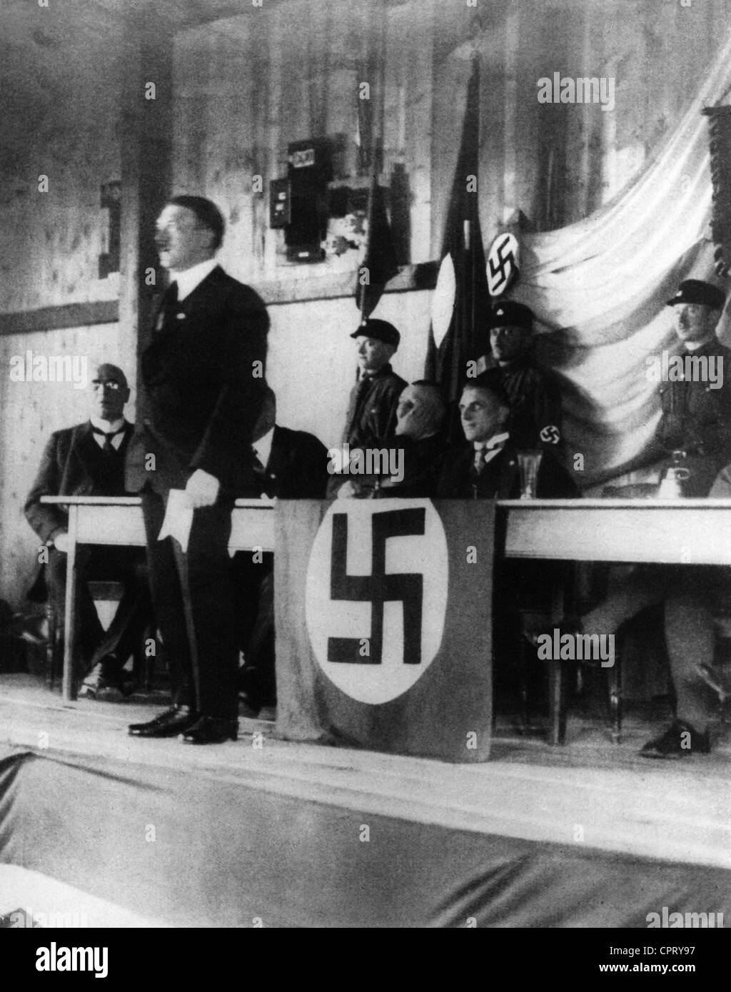 Hitler, Adolf, 20.4.1889 - 30.4.1945, politicien allemand (NSDAP), prononçant un discours à Vilsbiburg, Basse-Bavière, 9.3.1925, Banque D'Images