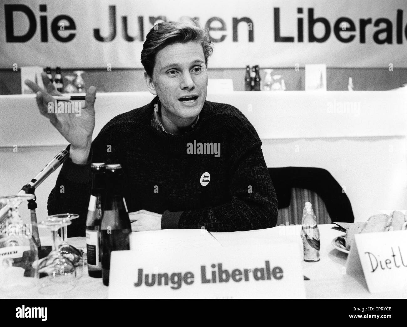 Westerwelle, Guido, 27.12.1961 - 18.3.2016, politicien allemand (Parti démocratique libre, FDP), demi-longueur, Président des jeunes libéraux, lors du congrès fédéral des jeunes libéraux, Fribourg, Allemagne, 6.- 8.12.1985, Banque D'Images