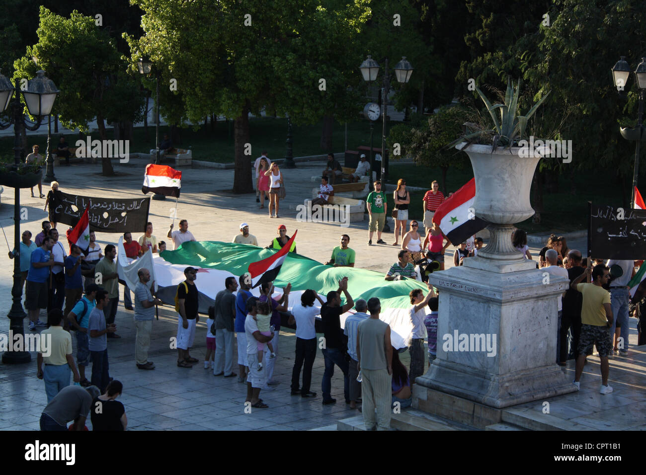 Les manifestants syriens à la place Syntagma. Banque D'Images