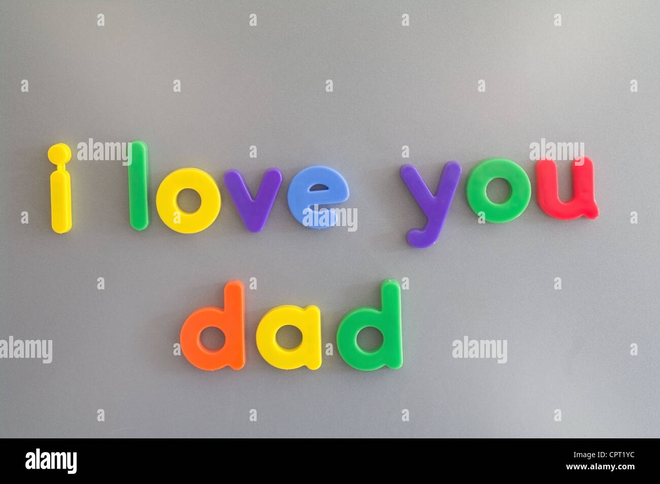 Je t'aime papa écrit avec des aimants de réfrigérateur Banque D'Images