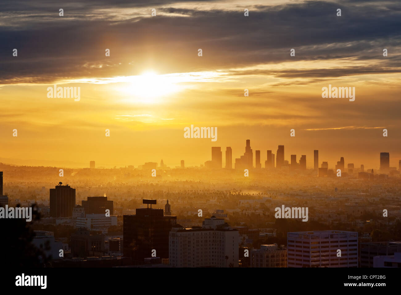 Los Angeles skyline au lever du soleil, vue de Hollywood Hills. Banque D'Images
