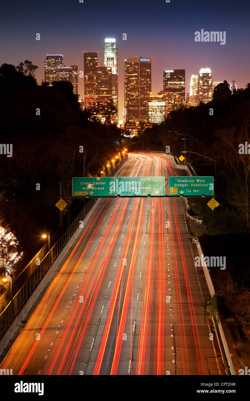 Le centre-ville de Los Angeles la nuit. Banque D'Images