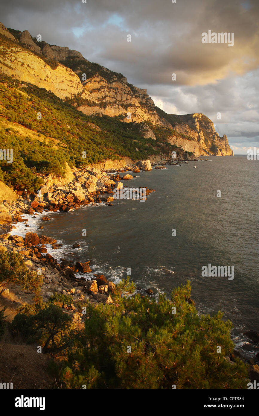 Belle station de montagne au coucher du soleil Banque D'Images