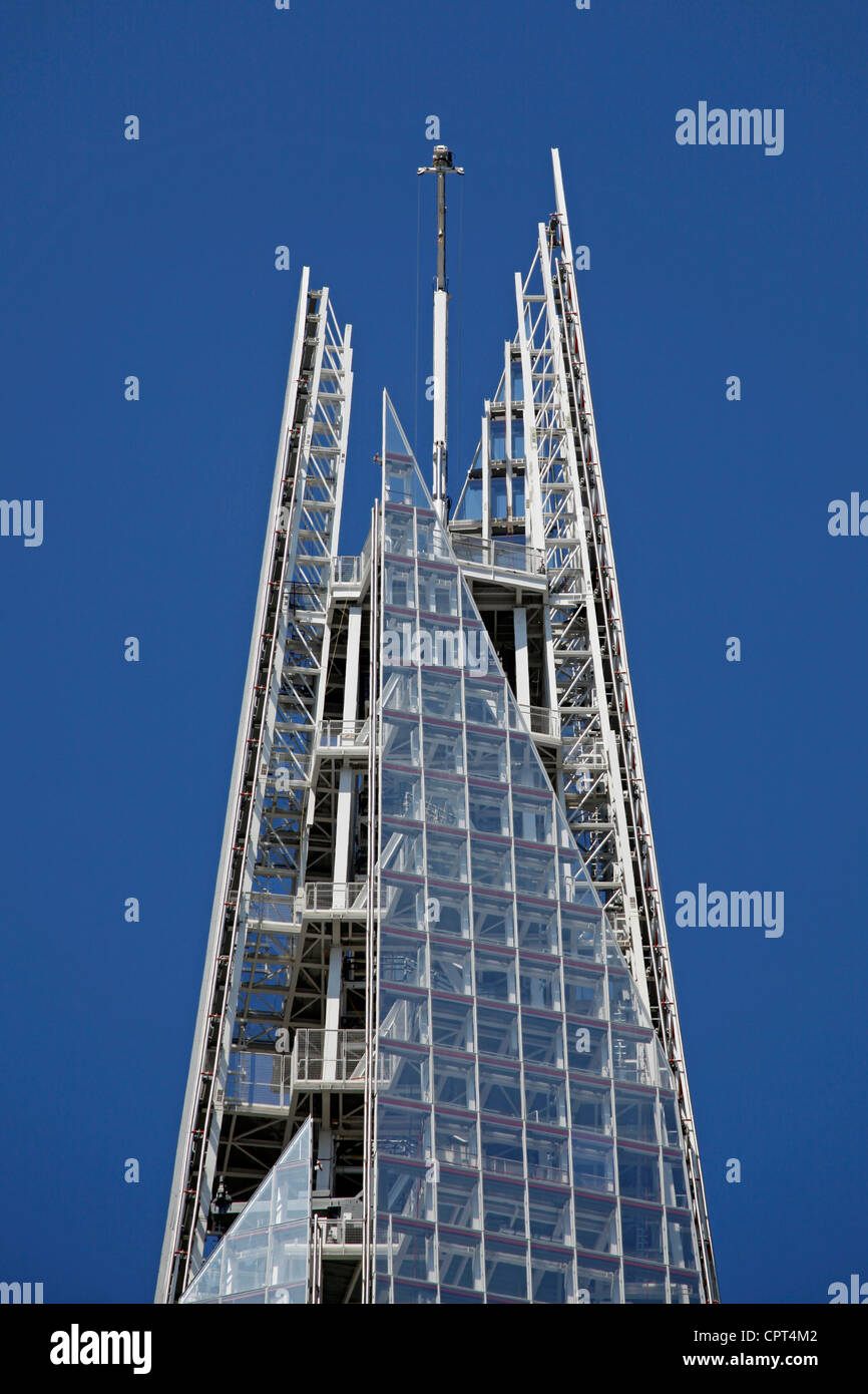 Haut de la gratte-ciel Shard London Bridge Tower aka les fenêtres en verre et d'immeubles de bureaux, Londres, Angleterre Banque D'Images