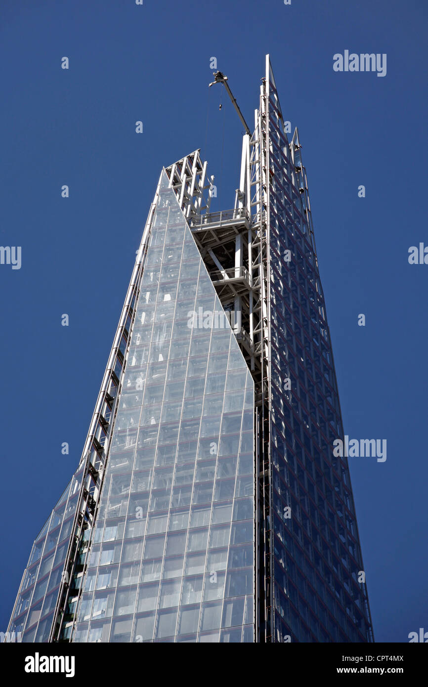 Haut de la gratte-ciel Shard London Bridge Tower aka les fenêtres en verre et d'immeubles de bureaux, Londres, Angleterre Banque D'Images