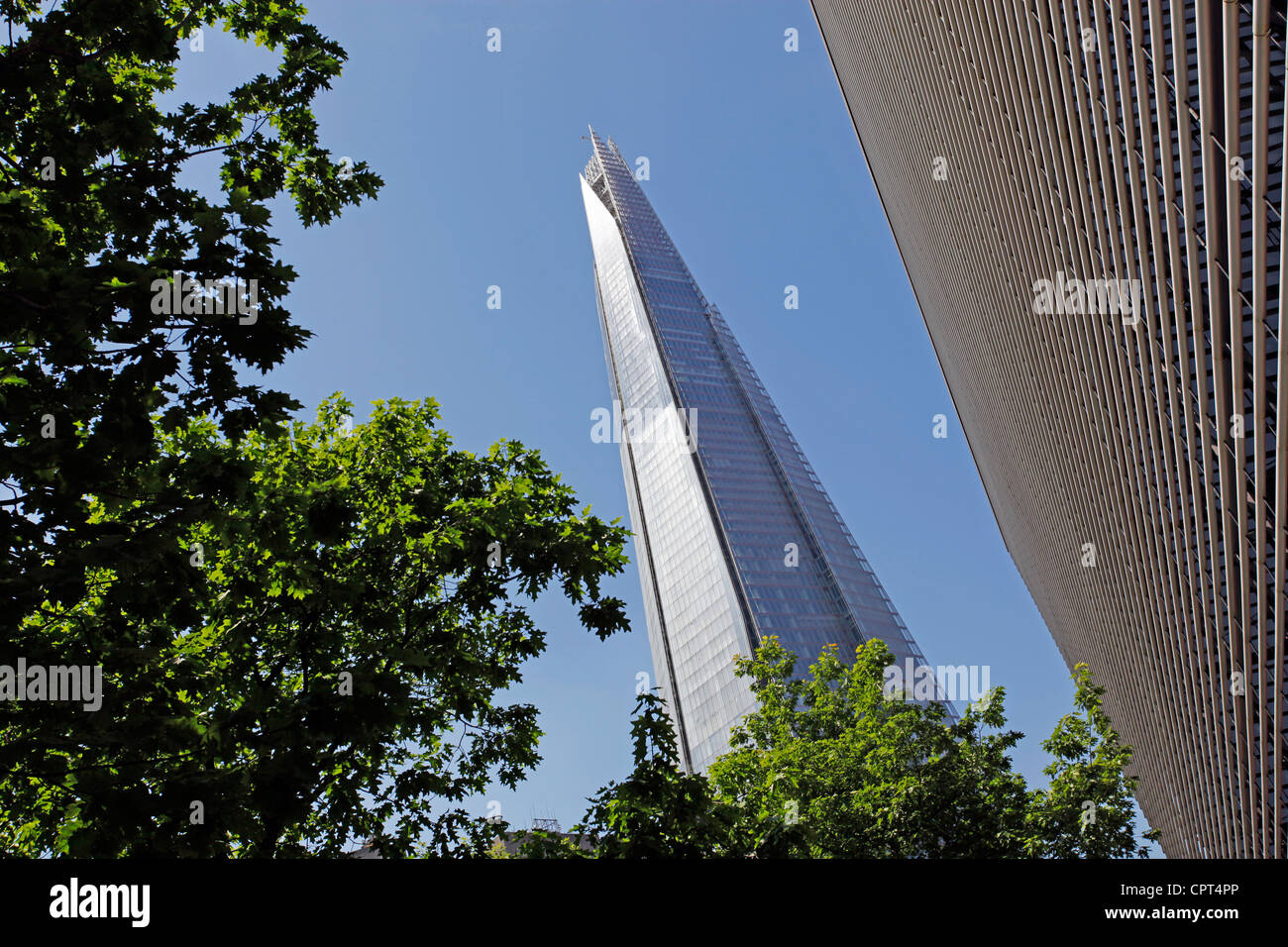 Haut de la gratte-ciel Shard London Bridge Tower aka les fenêtres en verre et d'immeubles de bureaux, Londres, Angleterre Banque D'Images