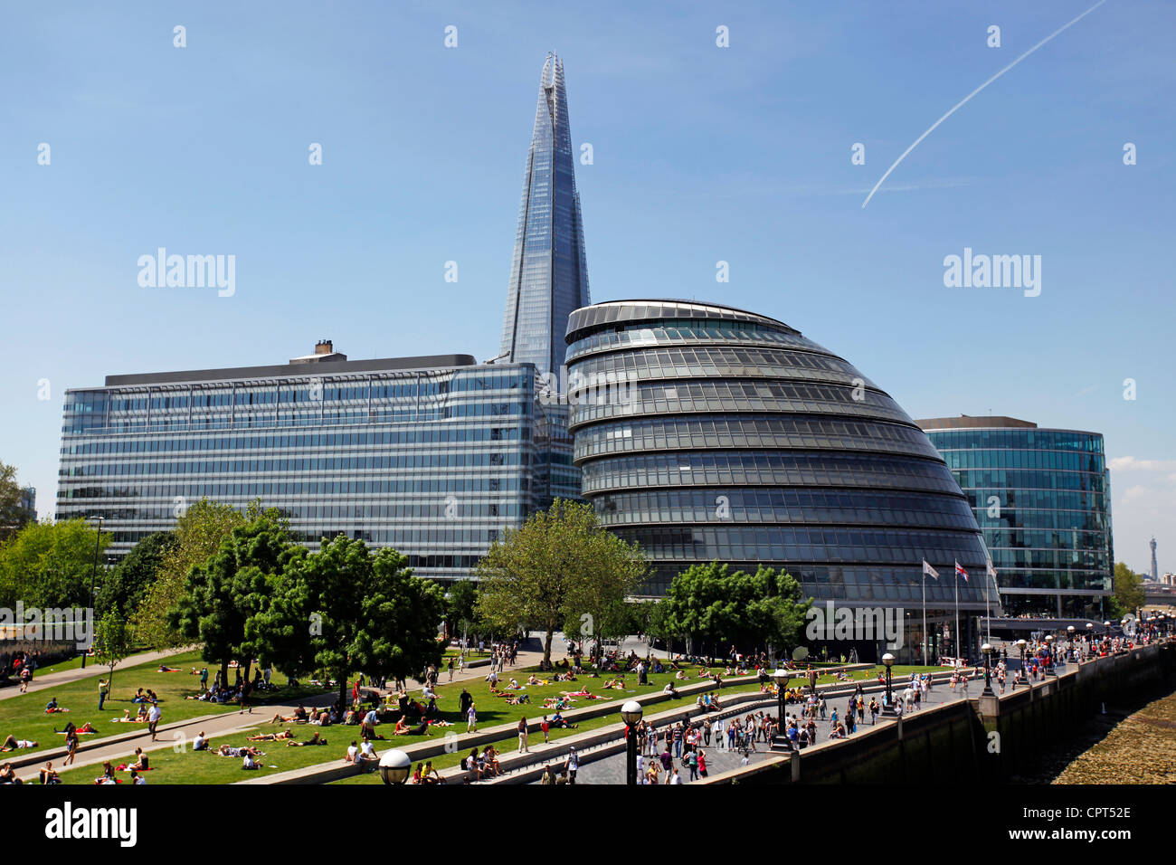 Le Shard London Bridge aka le gratte-ciel Tower et l'Hôtel de Ville, Londres, Angleterre est actuellement le plus haut bâtiment de l'UE Banque D'Images